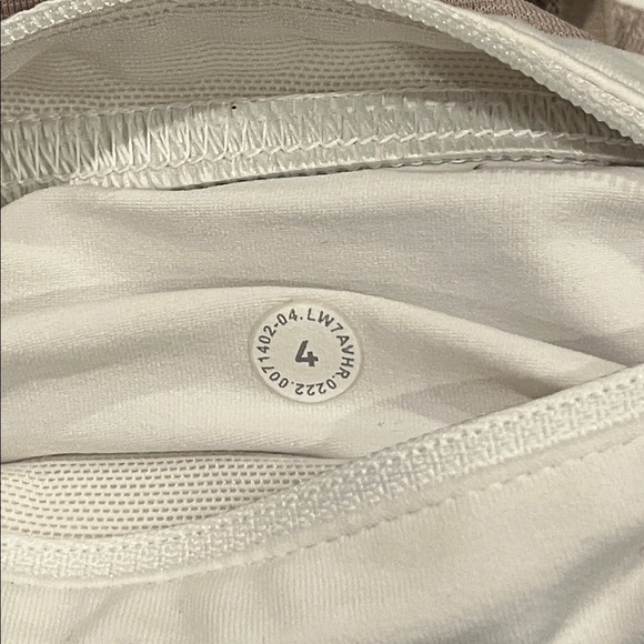 Lululemon Speed Up Low-Rise Lined Short 2.5" in No Limits White Multi / White - Picture 8 of 12